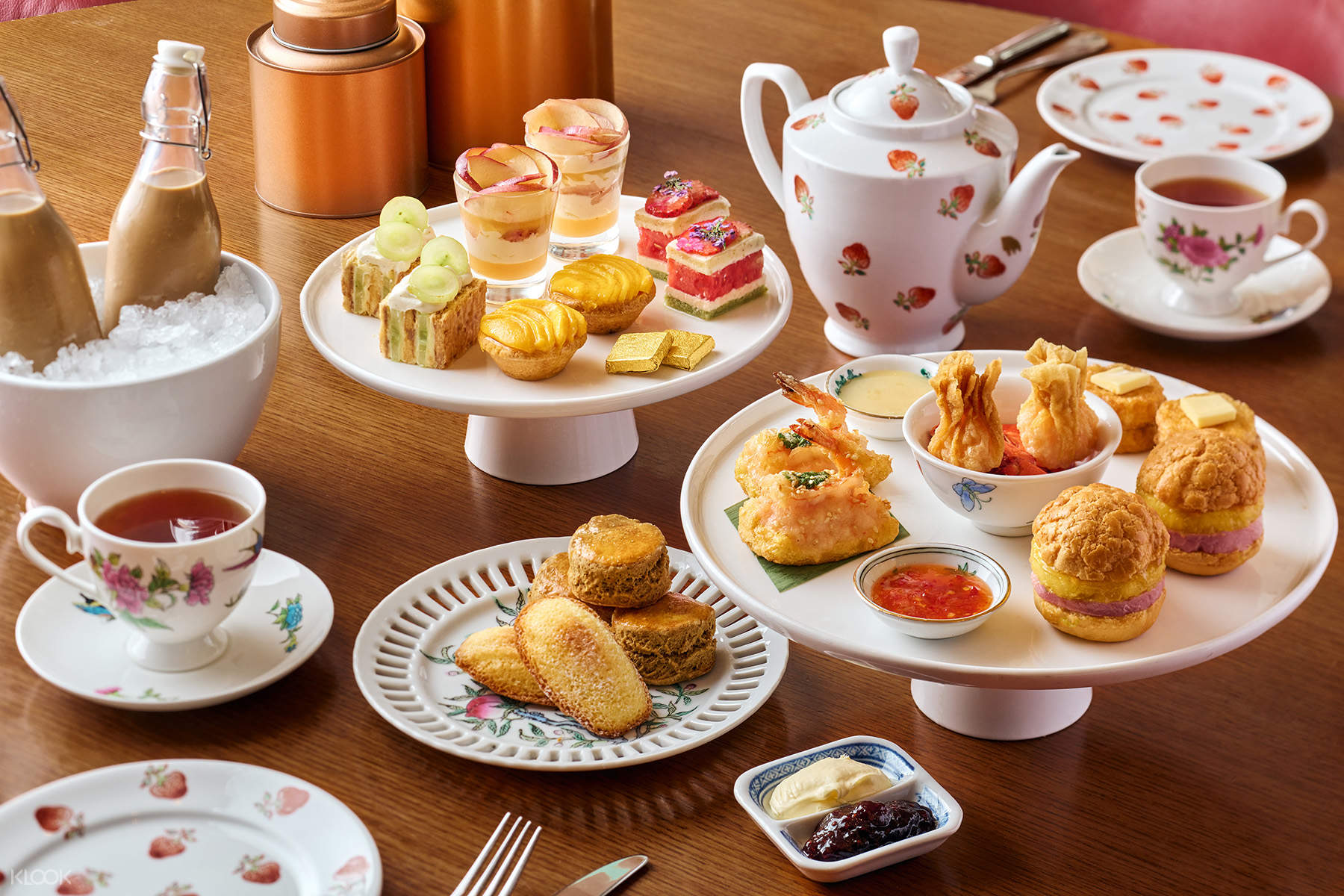 deluxe staycation at hyatt regency hong kong with hkd1 000 credits and lunch klook malaysia